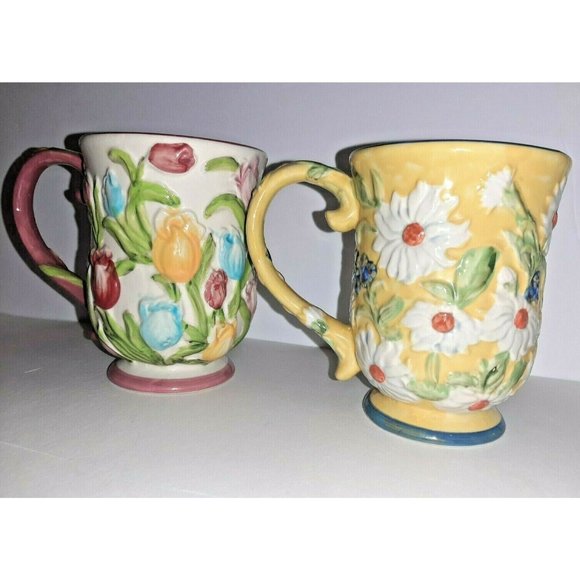 Set of 2 Floral Temptations 12 oz Coffee Tea Mugs Vintage Embossed Tulip Daisies - Picture 1 of 9